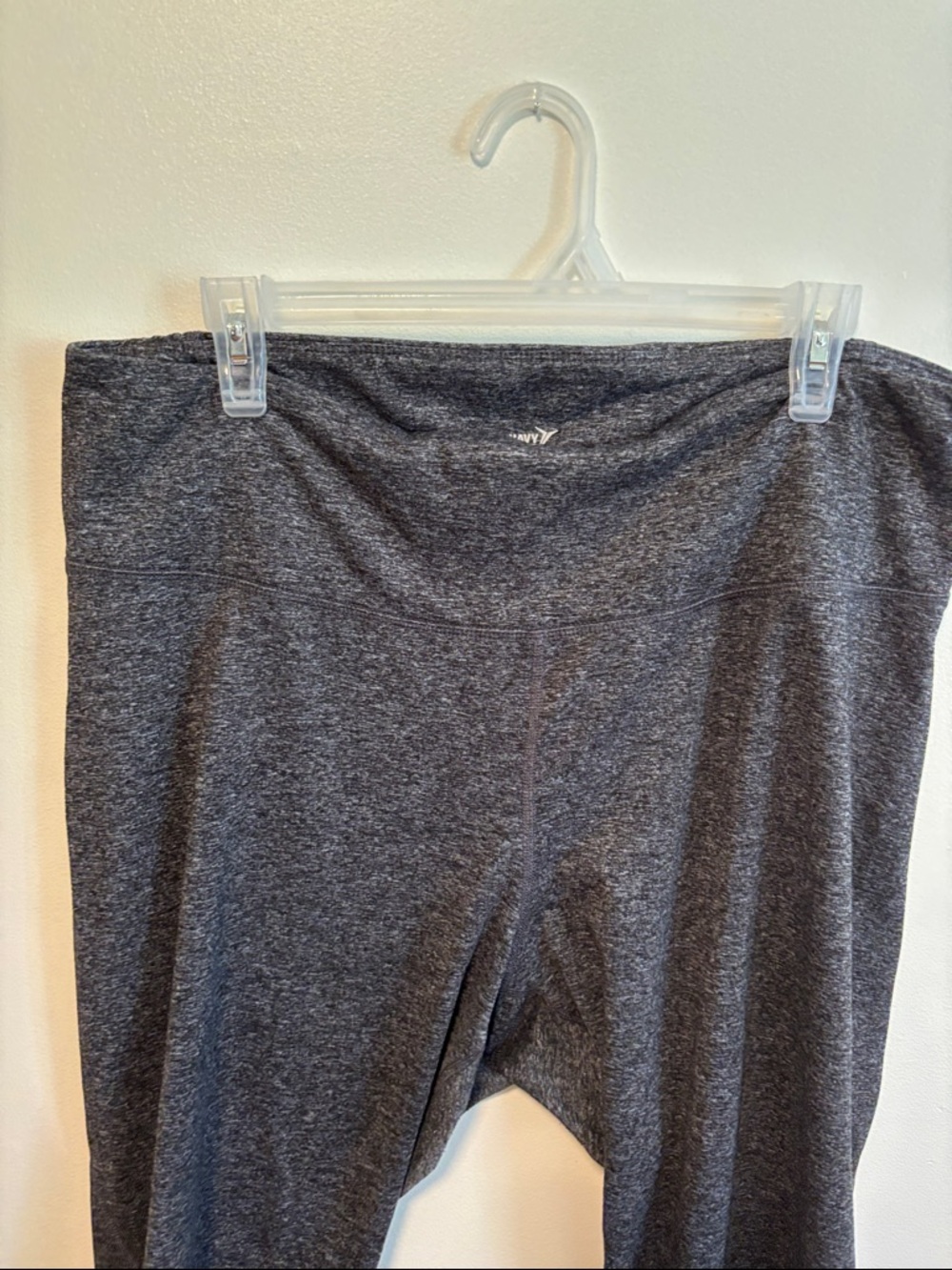 Old Navy Dark Charcoal Capri Leggings - Picture 3 of 4